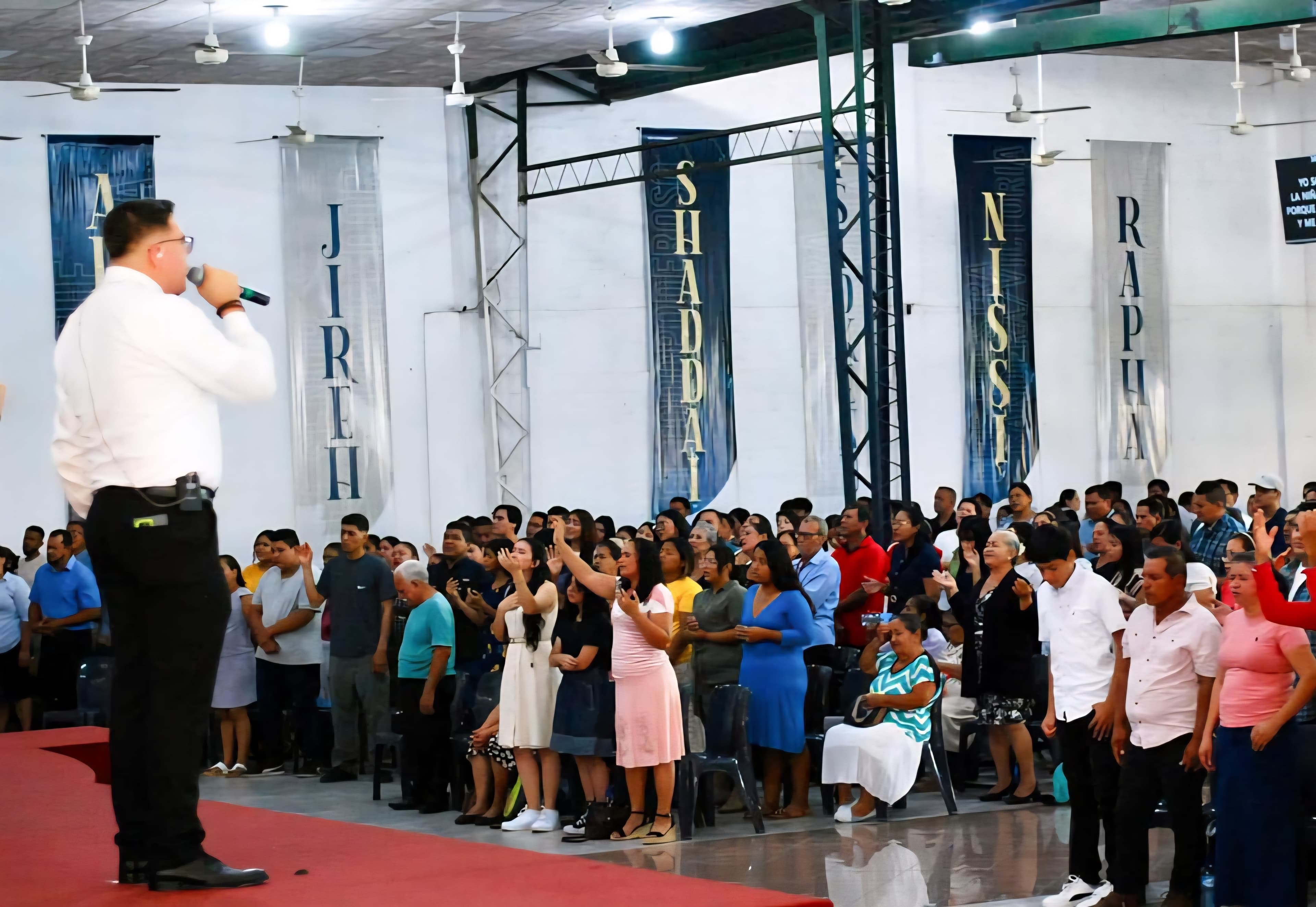 Servicio Dominical, AM service